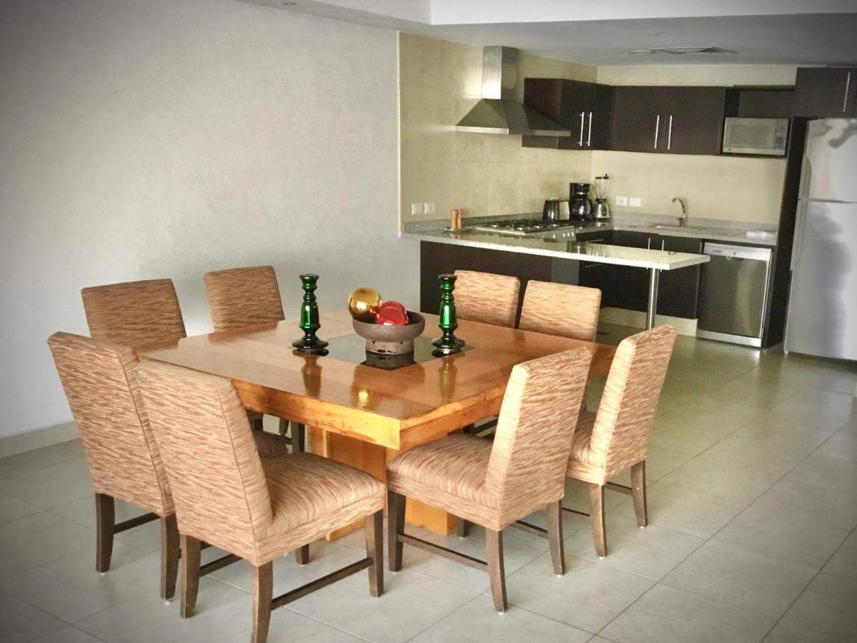 Apartamentos Grand Venetian Puerto Vallarta Exterior photo