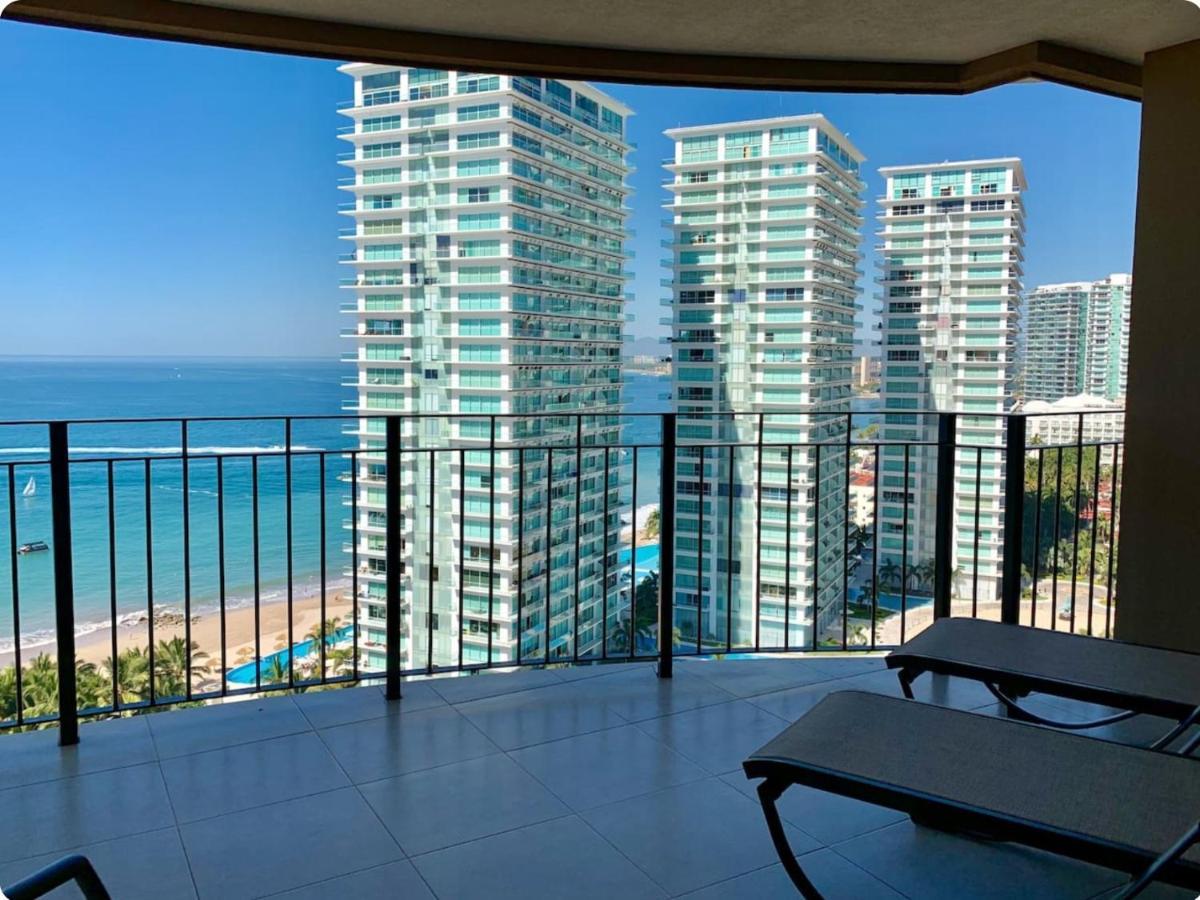 Apartamentos Grand Venetian Puerto Vallarta Exterior photo
