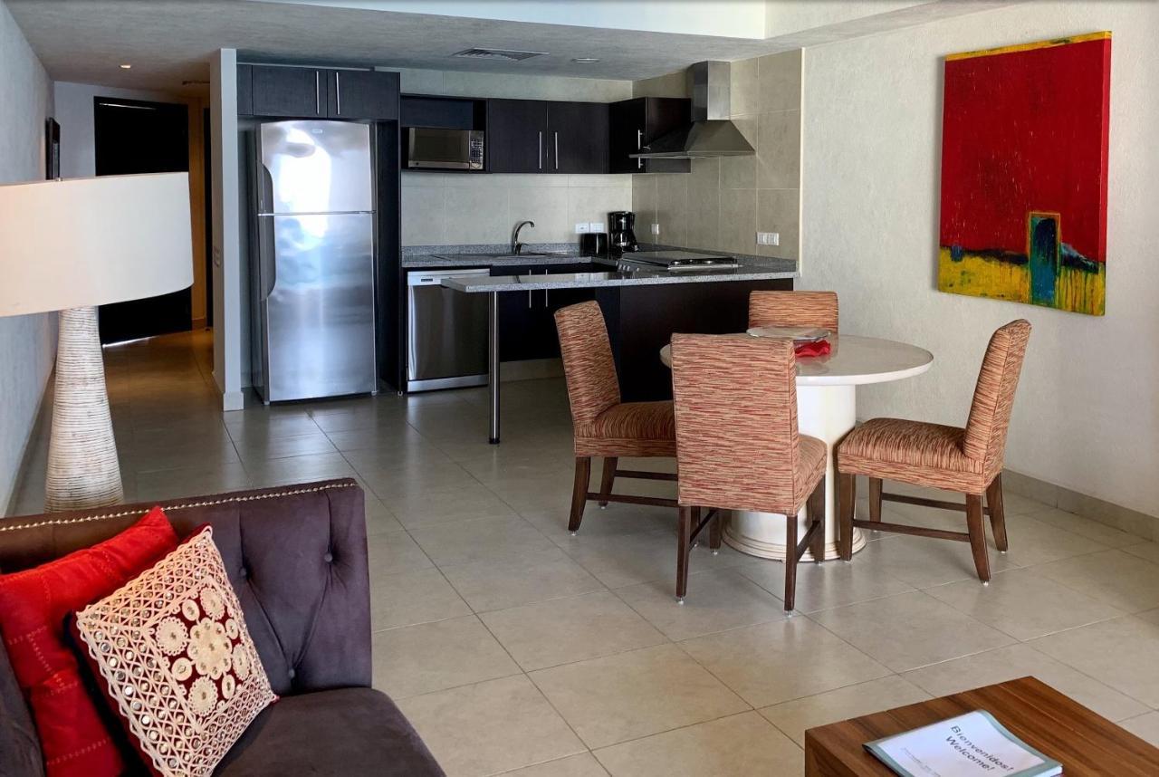 Apartamentos Grand Venetian Puerto Vallarta Exterior photo