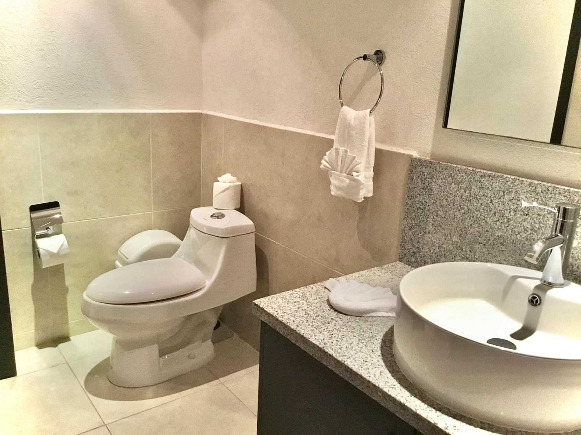 Apartamentos Grand Venetian Puerto Vallarta Room photo